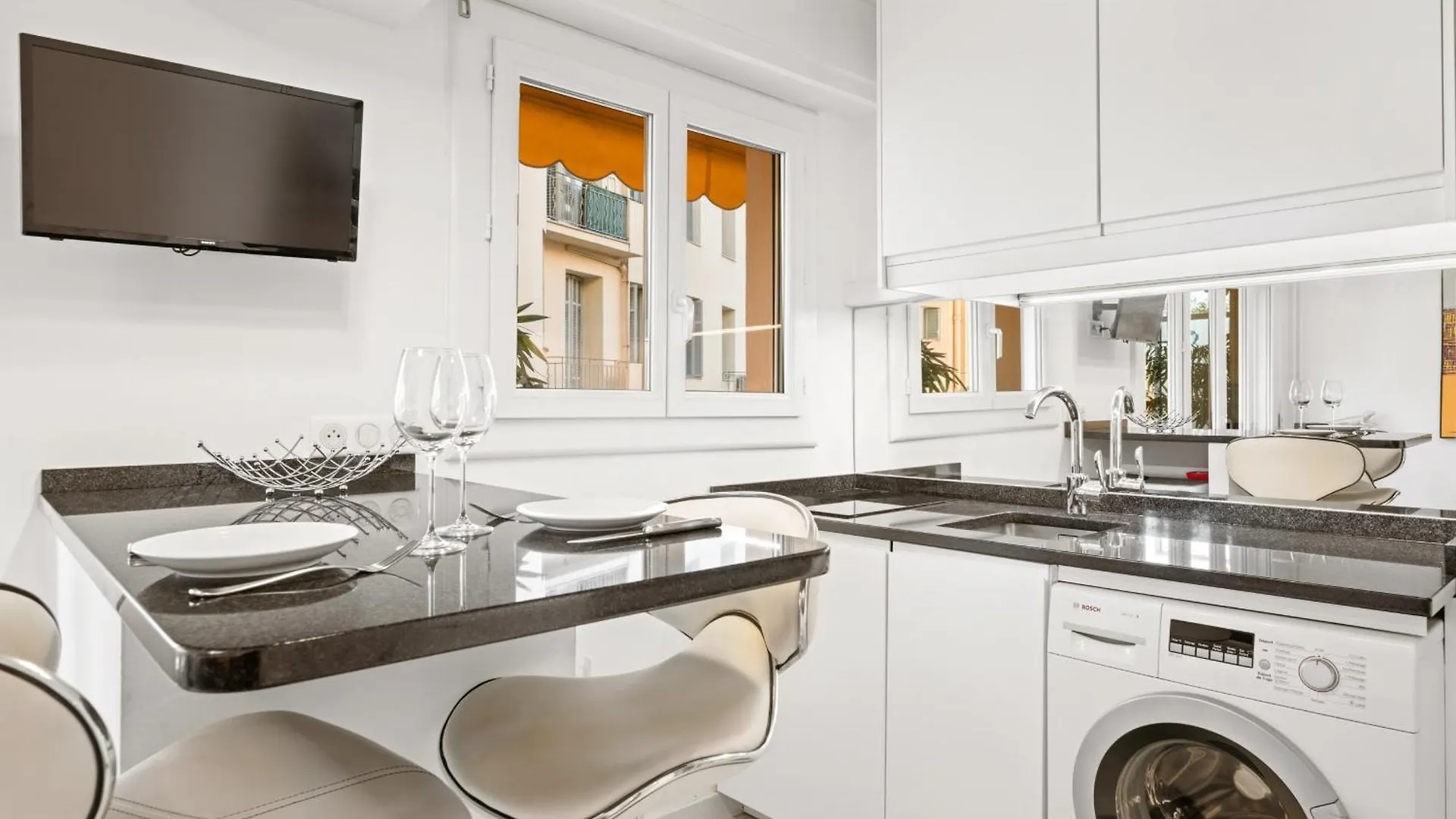 Apartment 'La Residence Du Casino' Plein Centre, Acces Mer Menton